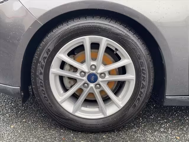 2018 Ford Focus - 1FADP3F26JL285123 - Image #9